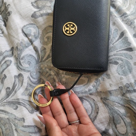 Tory Burch Wallet Chain - Picture 2 of 4